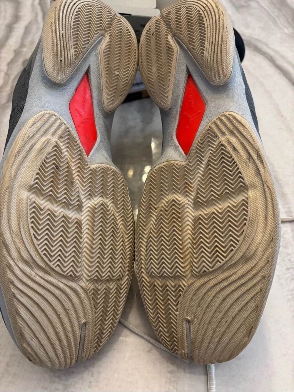 Vintage Jordan Low-Top Sneakers in Off-White and Light Gray